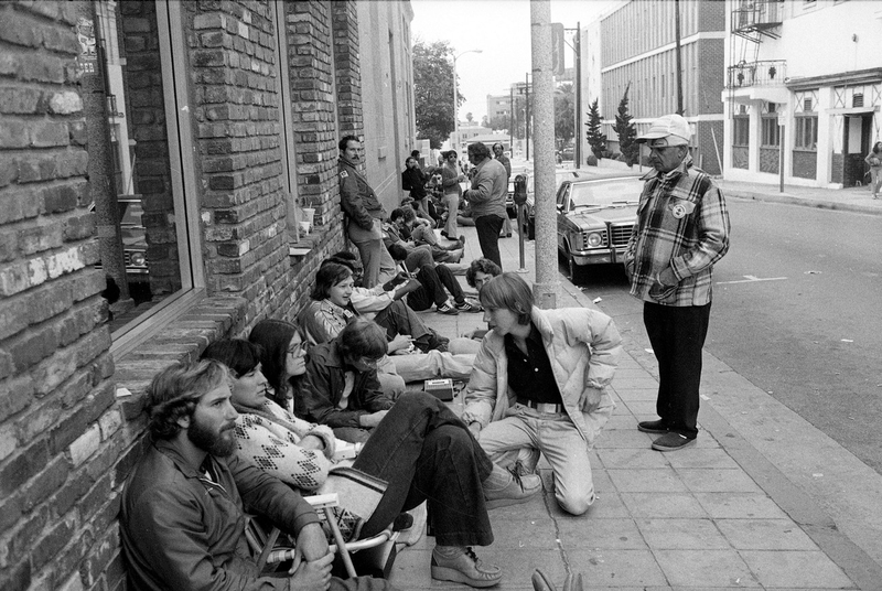 Illustration for article titled A Brief Visual History of People Waiting in Line for Star Wars